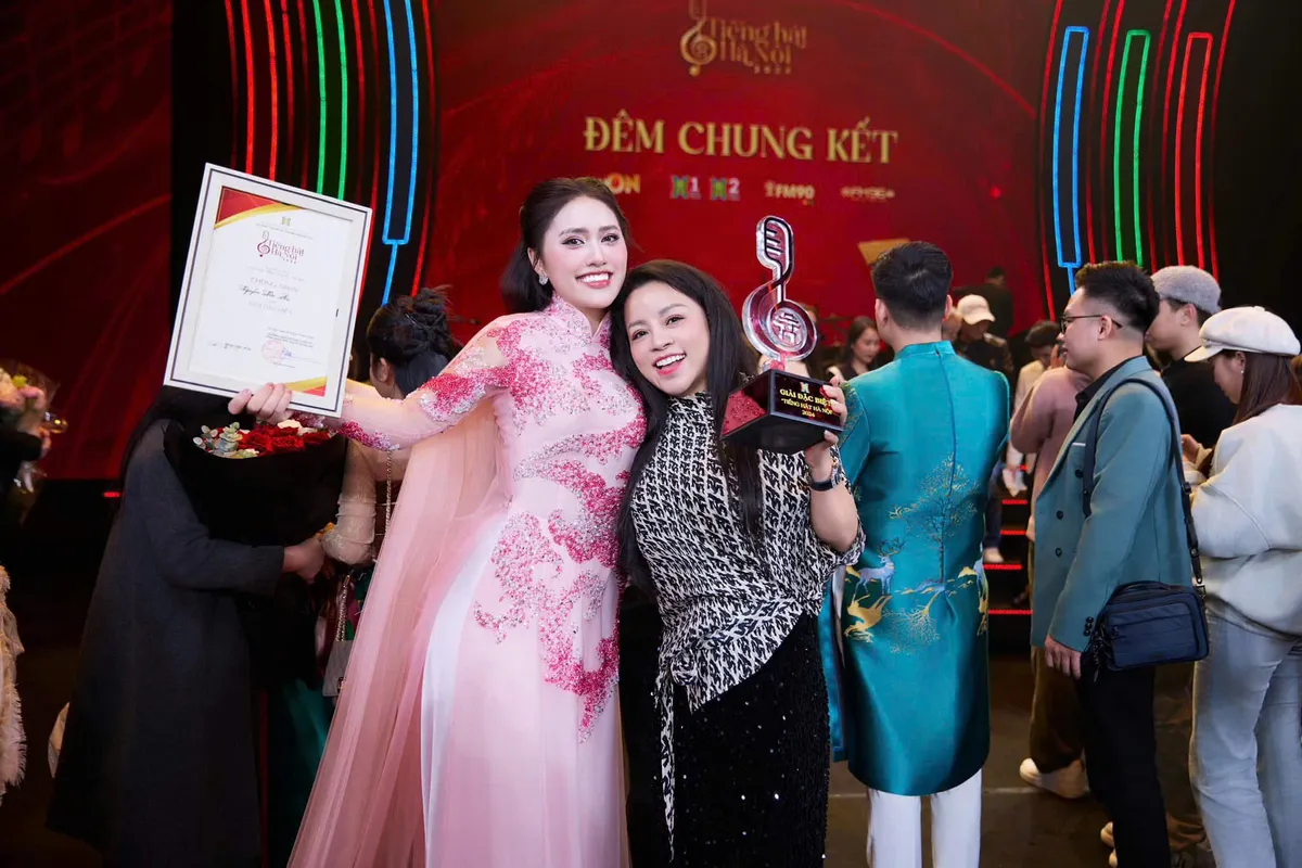 NSƯT Tố Nga: Giọng hát dân gian trẻ, đa sắc màu, giàu cảm xúc là vô cùng đáng quý - Ảnh 2.