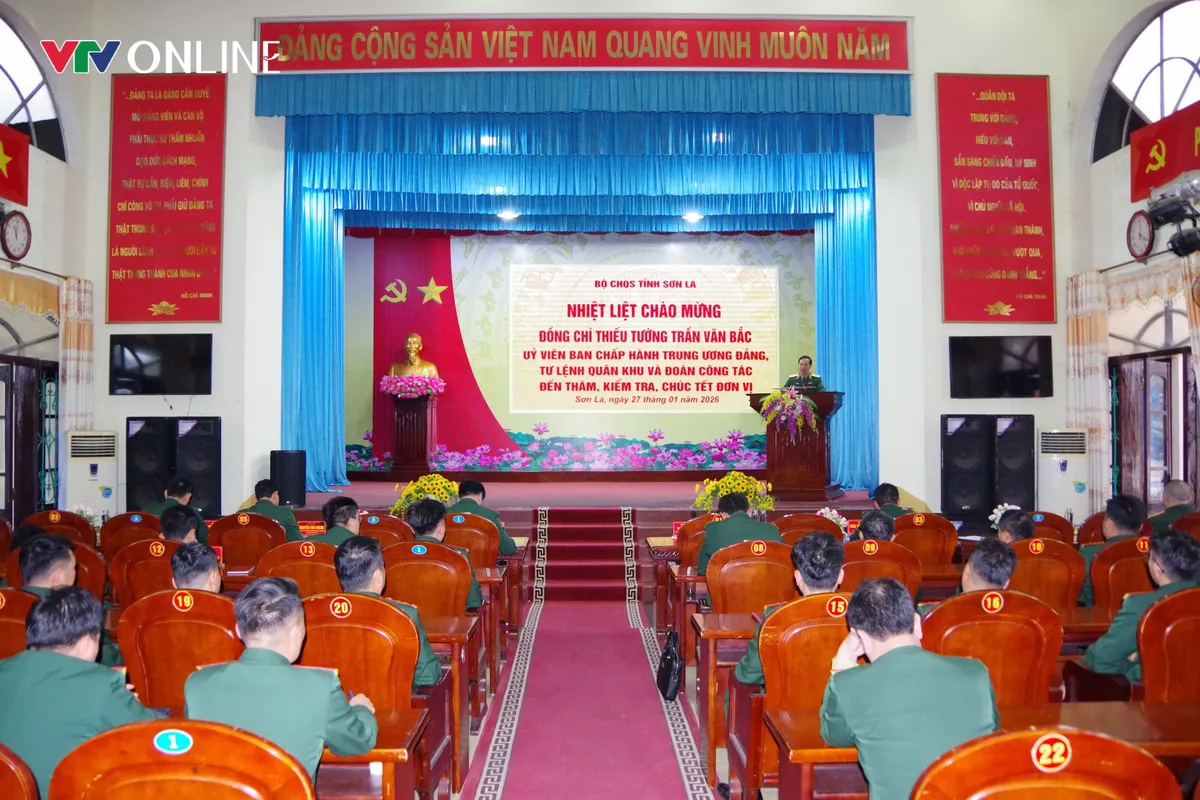 Qu&acirc;n khu 2 thăm Sơn La: Động vi&ecirc;n lực lượng, giữ vững an ninh bi&ecirc;n giới dịp Tết - Ảnh 2.