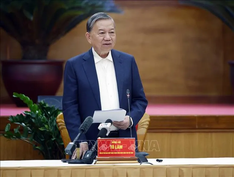 Tổng B&iacute; thư T&ocirc; L&acirc;m: Quảng Ninh từng bước trở th&agrave;nh h&igrave;nh mẫu ph&aacute;t triển xanh, hiện đại, s&aacute;ng tạo v&agrave; hội nhập quốc tế- Ảnh 3.