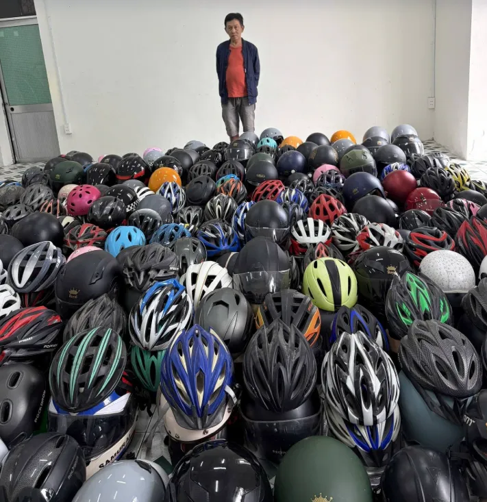 Ph&aacute;t hiện &ldquo;đầu nậu&rdquo; ti&ecirc;u thụ gần 600 mũ bảo hiểm trộm cắp ở trung t&acirc;m Đ&agrave; Nẵng - Ảnh 1.