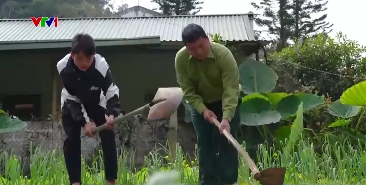 V&ograve;ng tay ấm nơi bi&ecirc;n cương - Ảnh 2.