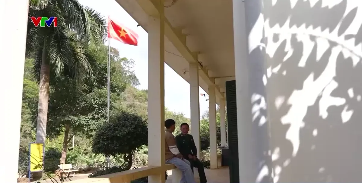 V&ograve;ng tay ấm nơi bi&ecirc;n cương - Ảnh 4.