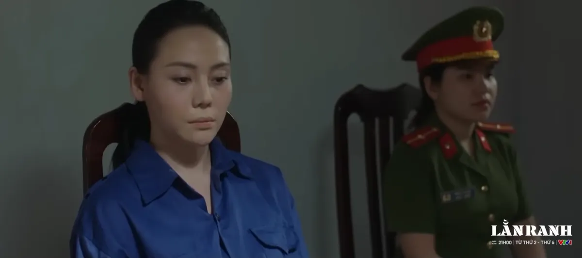 Lằn ranh - Tập 57: Chuyện t&igrave;nh cảm của &ocirc;ng S&aacute;ch v&agrave; Trinh bị phanh phui?- Ảnh 2.