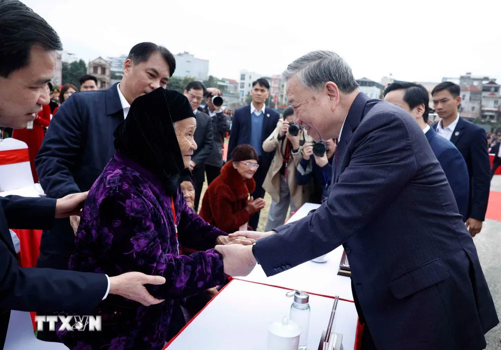 Tổng Bí thư Tô Lâm: Cao Bằng cùng cả nước bước đi vững chắc trên con đường phát triển - Ảnh 2.