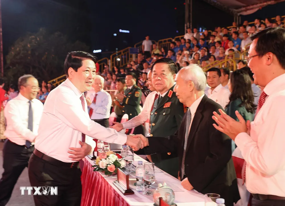 Tổng B&iacute; thư T&ocirc; L&acirc;m dự Chương tr&igrave;nh cầu truyền h&igrave;nh "Hai tay x&acirc;y dựng một sơn h&agrave;&rdquo; - Ảnh 4.