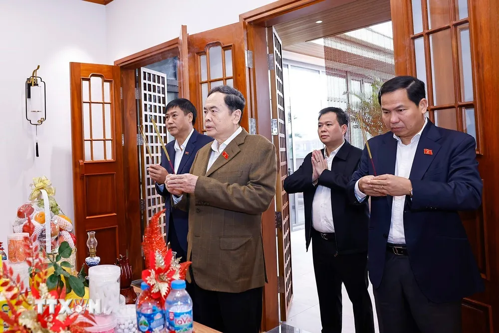 Chủ tịch Quốc hội Trần Thanh Mẫn tri ân các đồng chí nguyên lãnh đạo Đảng, Nhà nước - Ảnh 1.