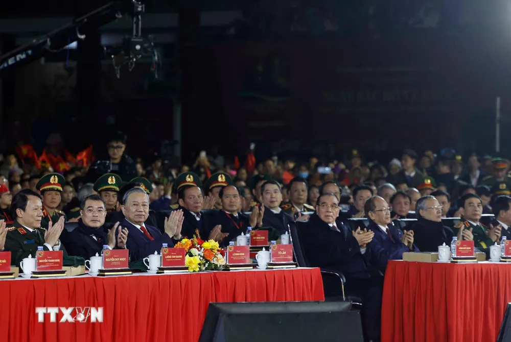 Tổng B&iacute; thư T&ocirc; L&acirc;m dự Chương tr&igrave;nh cầu truyền h&igrave;nh "Hai tay x&acirc;y dựng một sơn h&agrave;&rdquo; - Ảnh 3.