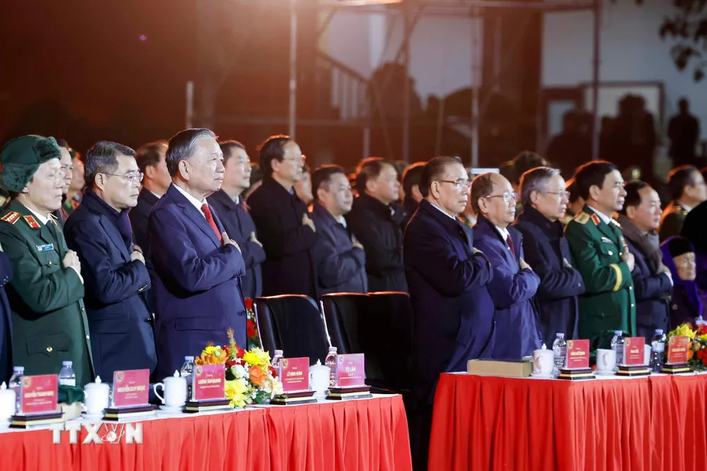 Tổng B&iacute; thư T&ocirc; L&acirc;m dự Chương tr&igrave;nh cầu truyền h&igrave;nh "Hai tay x&acirc;y dựng một sơn h&agrave;&rdquo; - Ảnh 1.