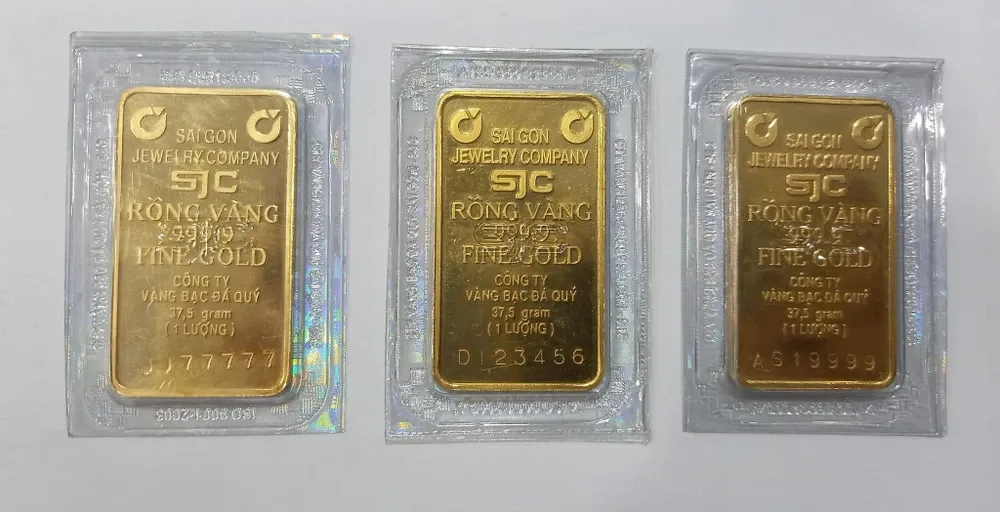 Gi&aacute; v&agrave;ng vượt 182 triệu đồng/lượng, tăng sốc 5 triệu đồng chỉ trong một ng&agrave;y- Ảnh 1.