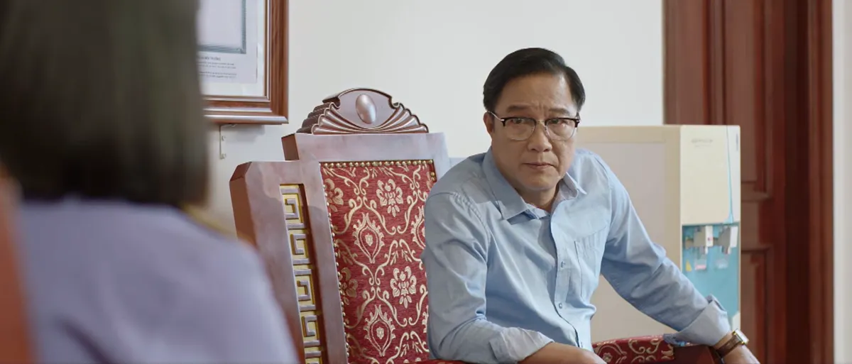 Lằn ranh - Tập 57: Triển khóc trong phòng thẩm vấn, ông Sách chờ lệnh bắt gia - Ảnh 5.