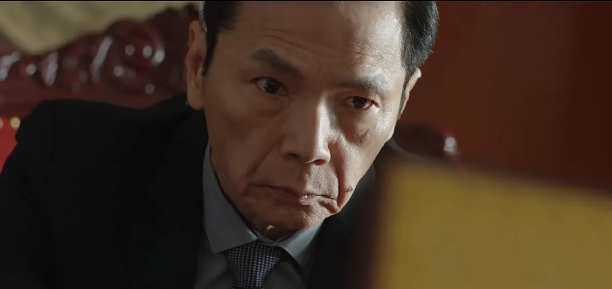 Lằn ranh - Tập 57: Triển khóc trong phòng thẩm vấn, ông Sách chờ lệnh bắt gia - Ảnh 12.