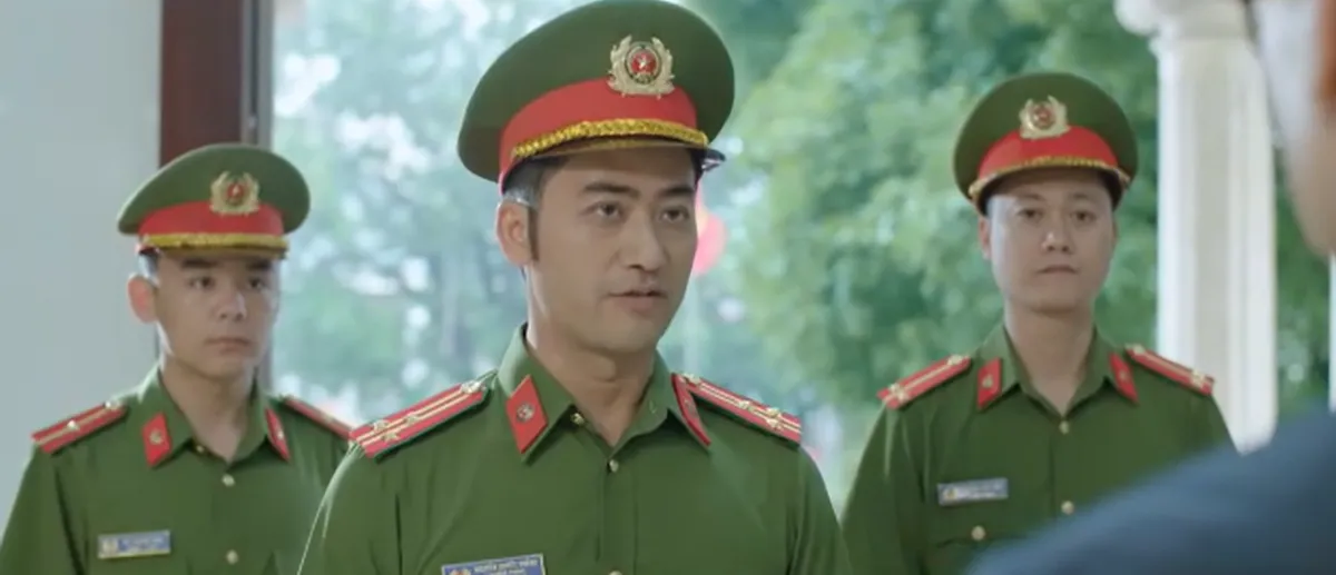 Lằn ranh - Tập 57: Triển khóc trong phòng thẩm vấn, ông Sách chờ lệnh bắt gia - Ảnh 6.