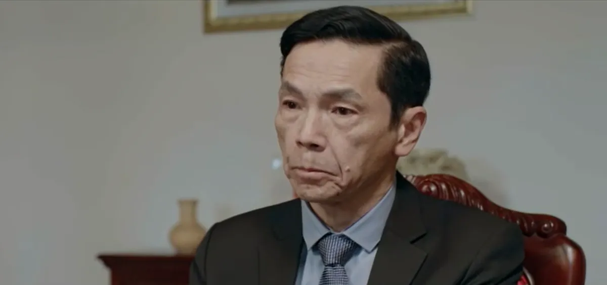 Lằn ranh - Tập 57: Triển khóc trong phòng thẩm vấn, ông Sách chờ lệnh bắt gia - Ảnh 10.