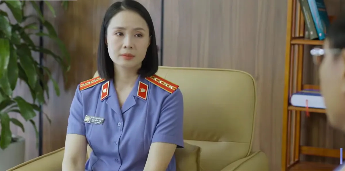 Lằn ranh - Tập cuối: Ông Sách tự thú, Thu chờ ngày đón Triển ra tù - Ảnh 3.