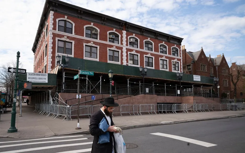"Trụ sở Thế giới" của Phong trào Chabad-Lubavitch ở khu Crown Heights thuộc Brooklyn, New York, Mỹ (Ảnh: AP)