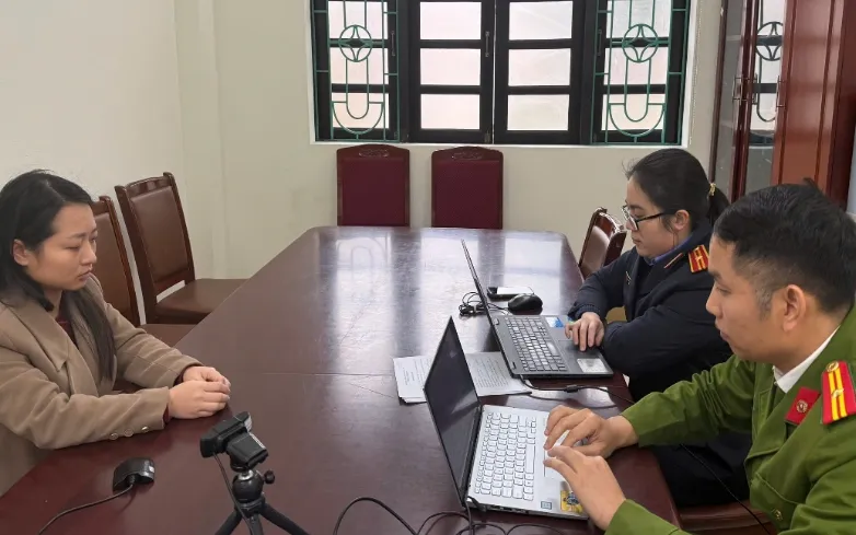 Đối tượng Trần Thị Dịu tại cơ quan Công an.