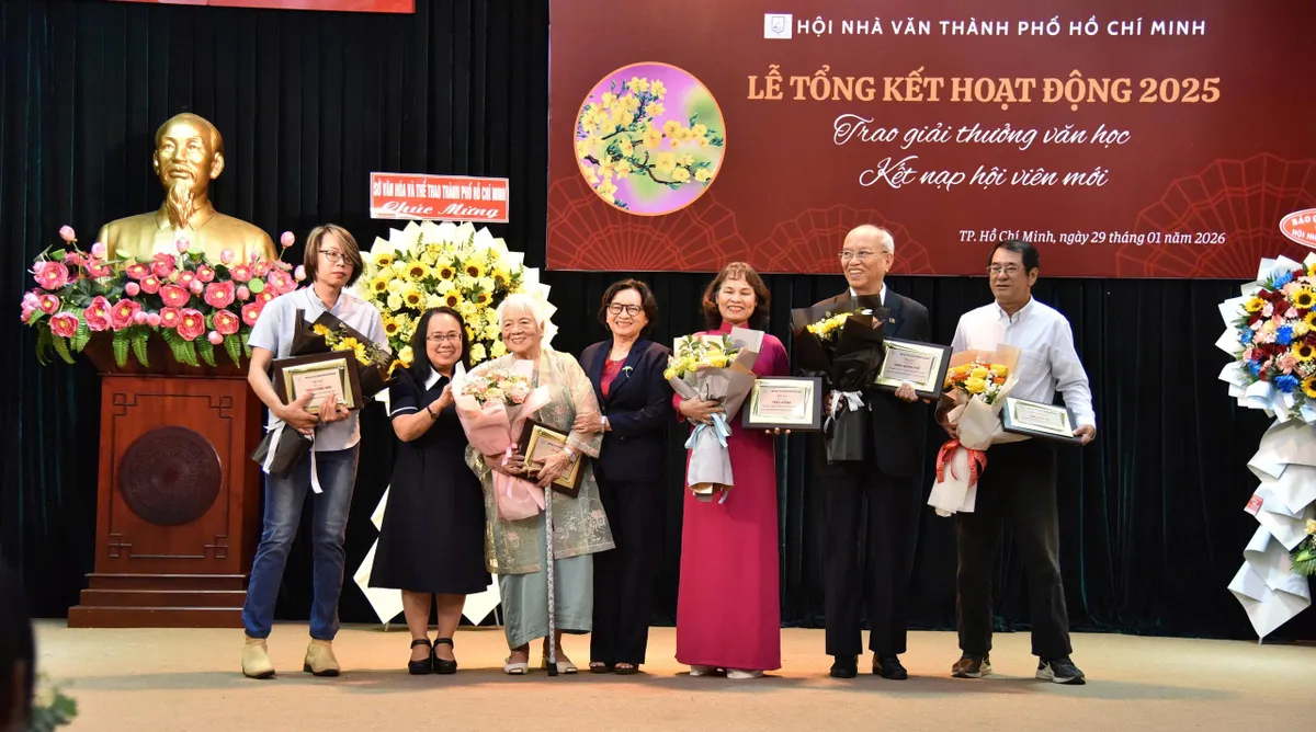 Văn chương TP Hồ Ch&iacute; Minh trong kh&ocirc;ng gian ph&aacute;t triển mới - Ảnh 3.