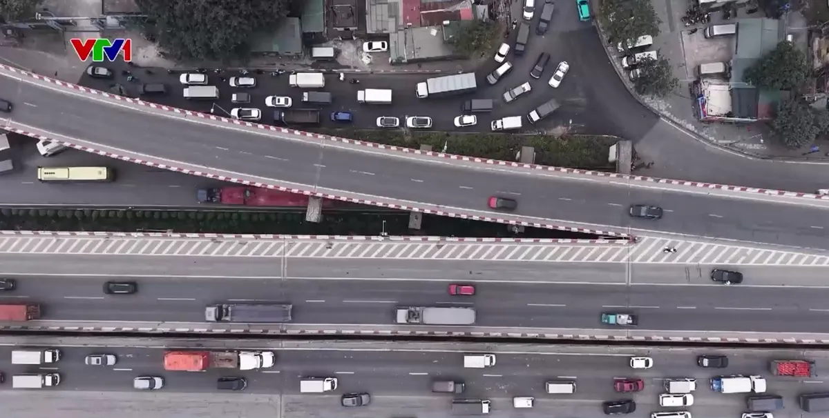 Hà Nội tổ chức lại giao thông tại các cửa ngõ, sẵn sàng phục vụ cao điểm Tết - Ảnh 2.