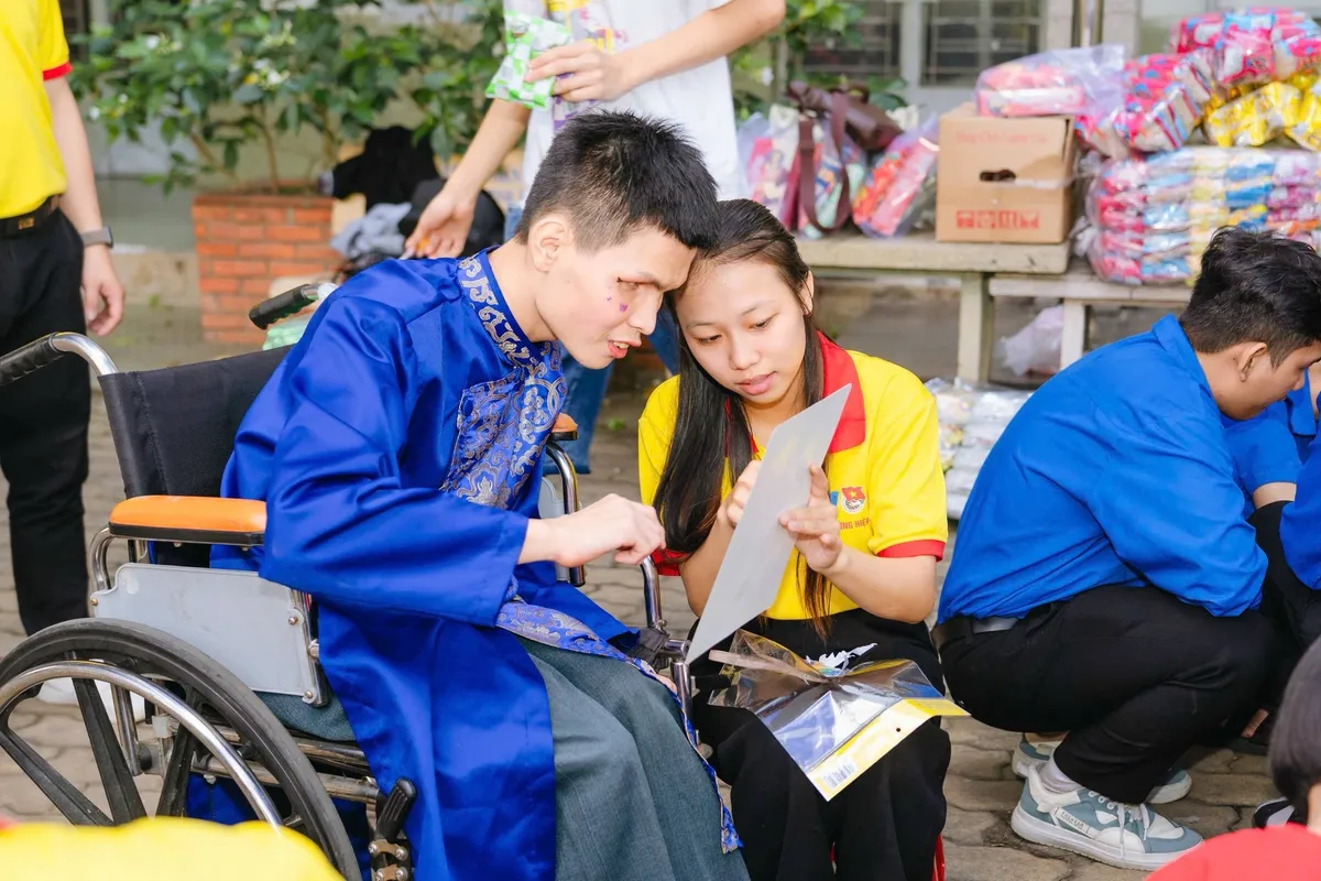 Sinh viên TP Hồ Chí Minh tự hào, vững tin theo Đảng - Ảnh 9.