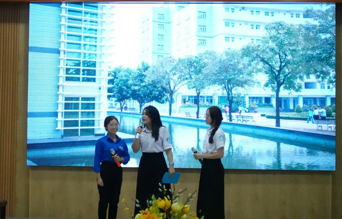 Sinh viên TP Hồ Chí Minh tự hào, vững tin theo Đảng - Ảnh 2.