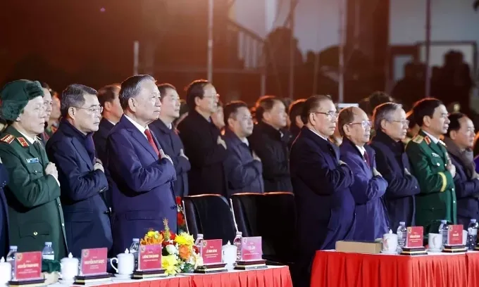 Cầu truyền hình 4 điểm cầu kỷ niệm 85 năm Ngày Bác Hồ về nước- Ảnh 1. Cầu truyền hình 4 điểm cầu kỷ niệm 85 năm Ngày Bác Hồ về nước- Ảnh 1.