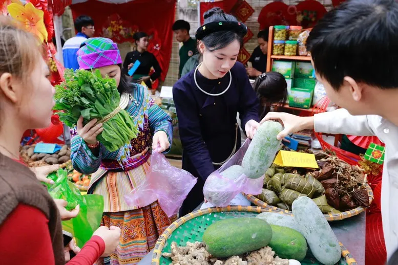 Siết an to&agrave;n thực phẩm, ổn định thị trường phục vụ Tết B&iacute;nh Ngọ 2026 - Ảnh 1.