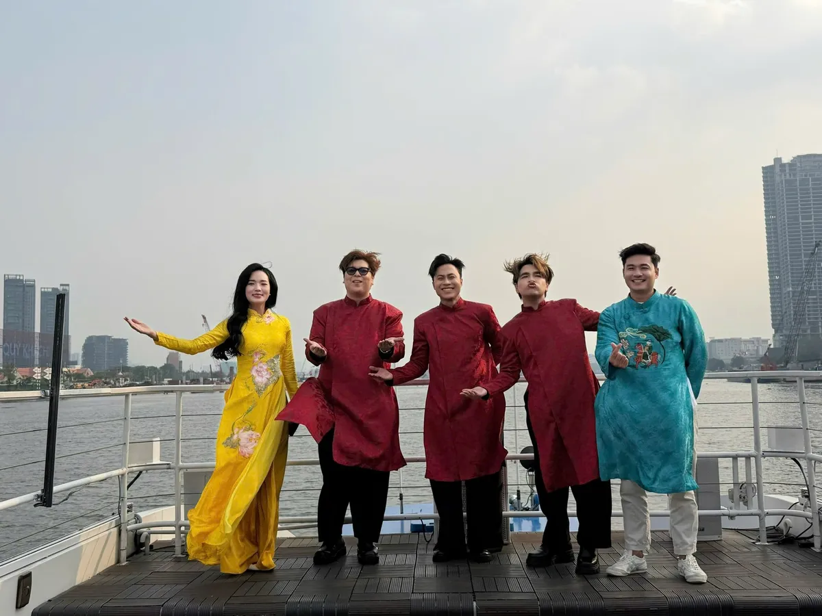 Chiều cuối năm - Việt Nam trong t&ocirc;i:  - Ảnh 3.