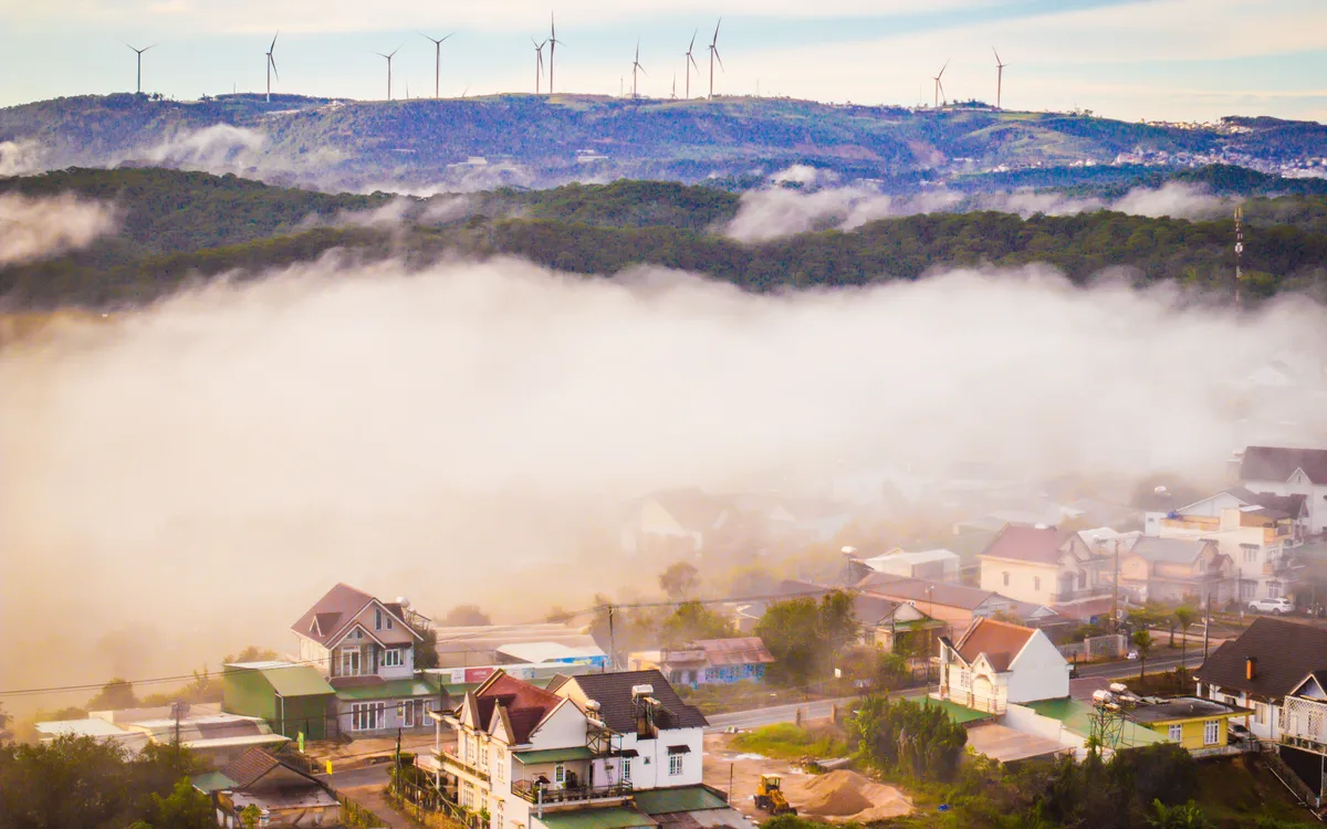 Lâm Đồng xác định liên kết vùng, liên kết chuỗi, hình thành các sản phẩm, tour, tuyến du lịch hấp dẫn, nâng sức cạnh tranh điểm đến. Ảnh: Quốc Bảo