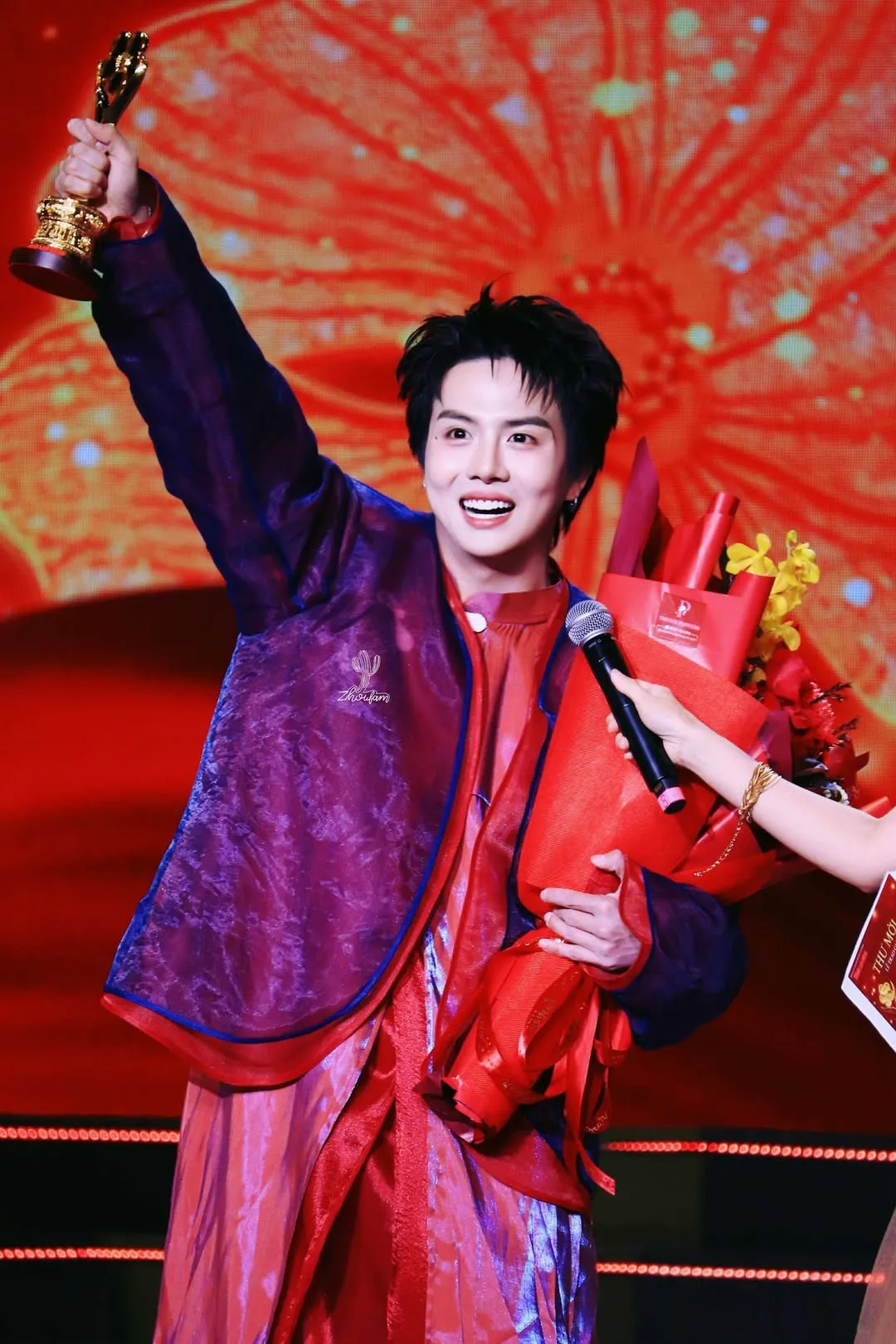 Duy Kh&aacute;nh kể tiếp chuyện "Về qu&ecirc; c&oacute; g&igrave; vui"- Ảnh 1.