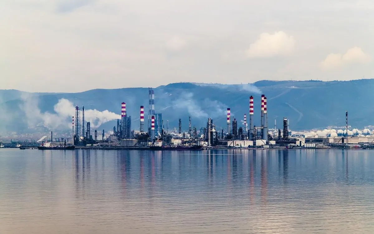 Nhà máy lọc dầu Izmit của Thổ Nhĩ Kỳ do Công ty lọc dầu Thổ Nhĩ Kỳ (TUPRAS) vận hành. Ảnh chụp tháng 7/2020. (Ảnh: Wikimedia Commons)