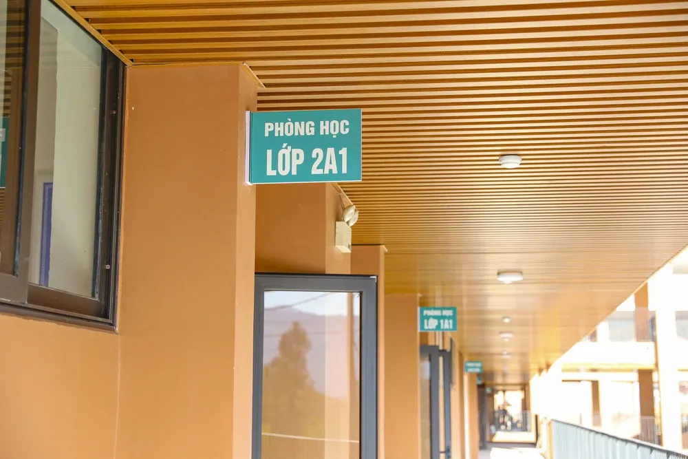 Cận cảnh ng&ocirc;i trường mẫu ở bi&ecirc;n cương trước ng&agrave;y kh&aacute;nh th&agrave;nh - Ảnh 7.