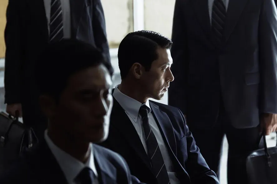 Sự chuyển mình ấn tượng của Hyun Bin- Ảnh 1. Sự chuyển mình ấn tượng của Hyun Bin- Ảnh 1.