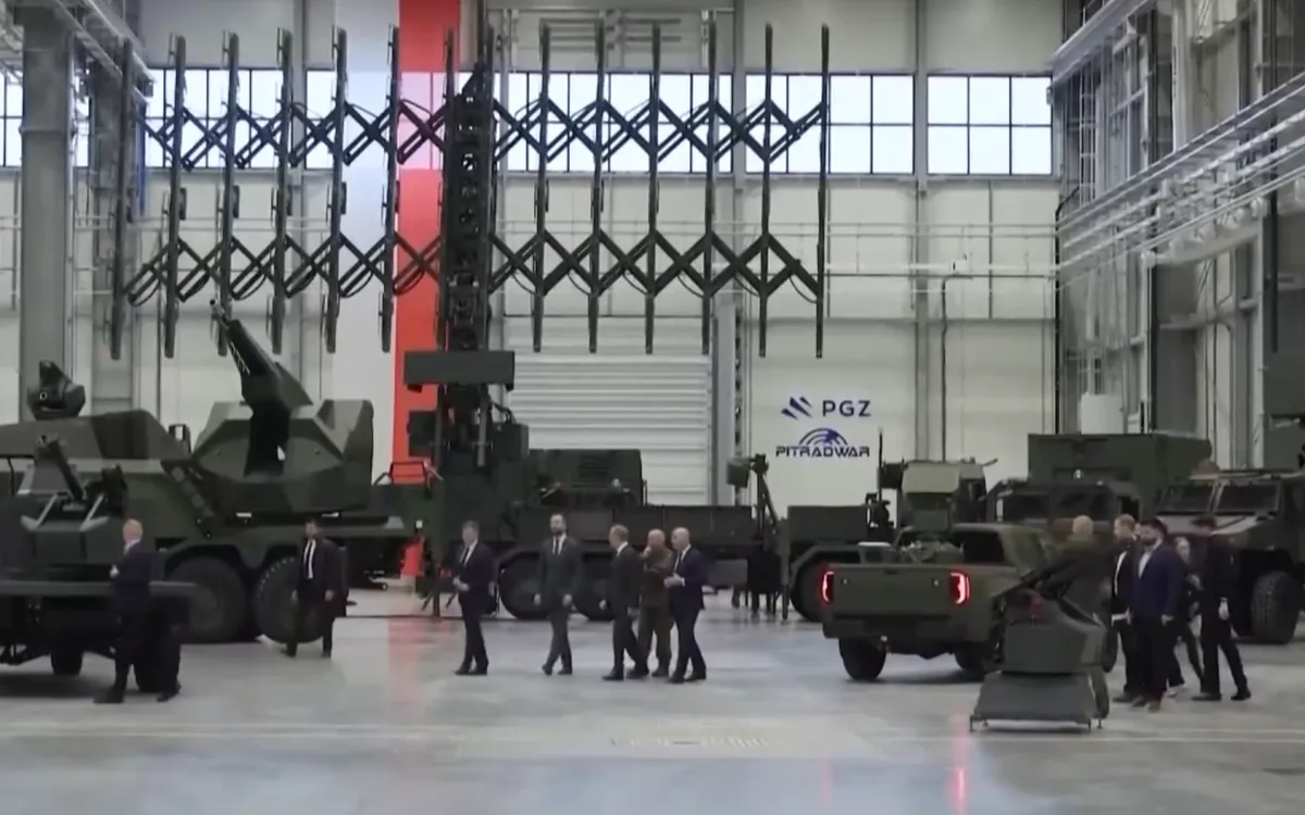 Ba Lan chi gần 1,7 tỷ USD mua hệ thống ph&ograve;ng thủ chống thiết bị bay kh&ocirc;ng người l&aacute;i- Ảnh 1.