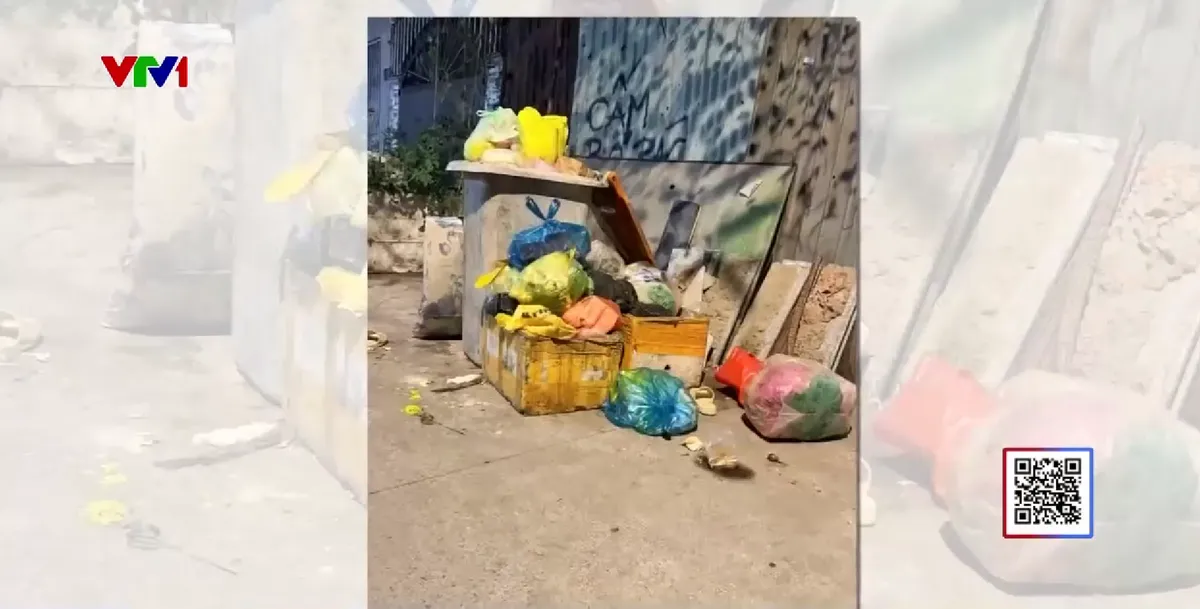 Nhiều bất cập về vệ sinh m&ocirc;i trường, trật tự đ&ocirc; thị tại TP Hồ Ch&iacute; Minh - Ảnh 2.