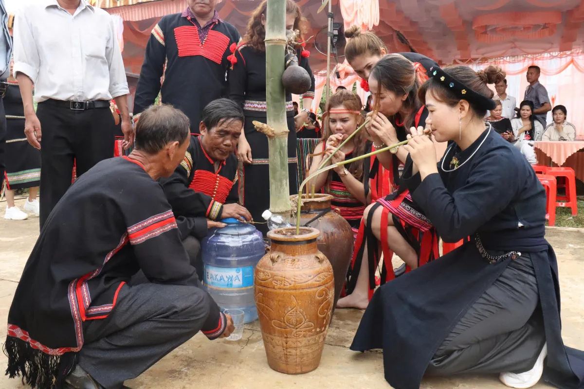 Đắk Lắk triển khai mô hình “Hộ chiếu ẩm thực” - điểm nhấn du lịch mới dịp Tết Nguyên đán 2026 - Ảnh 2.