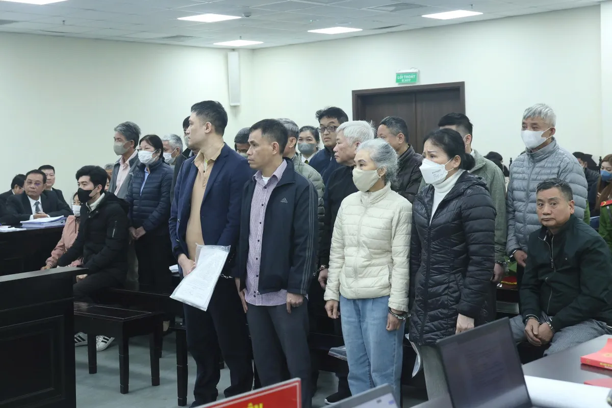 Cựu Viện trưởng Viện Y dược nhận hối lộ hơn 47 tỷ đồng bị đề nghị từ 15 đến 17 năm tù - Ảnh 2.