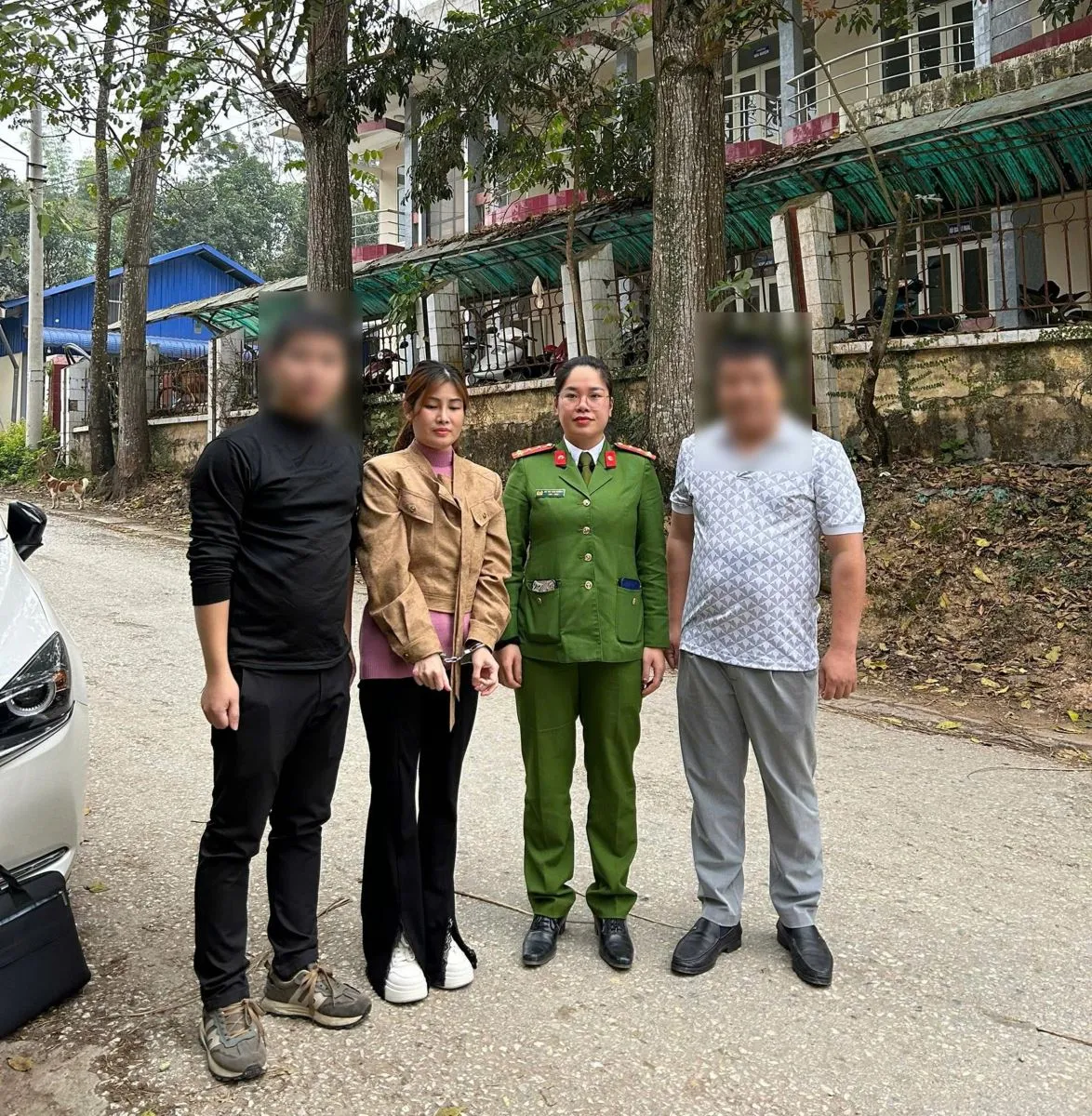 Bắt nữ quái bị Interpol truy nã tại khu vực cửa khẩu- Ảnh 1. Bắt nữ quái bị Interpol truy nã tại khu vực cửa khẩu- Ảnh 1.