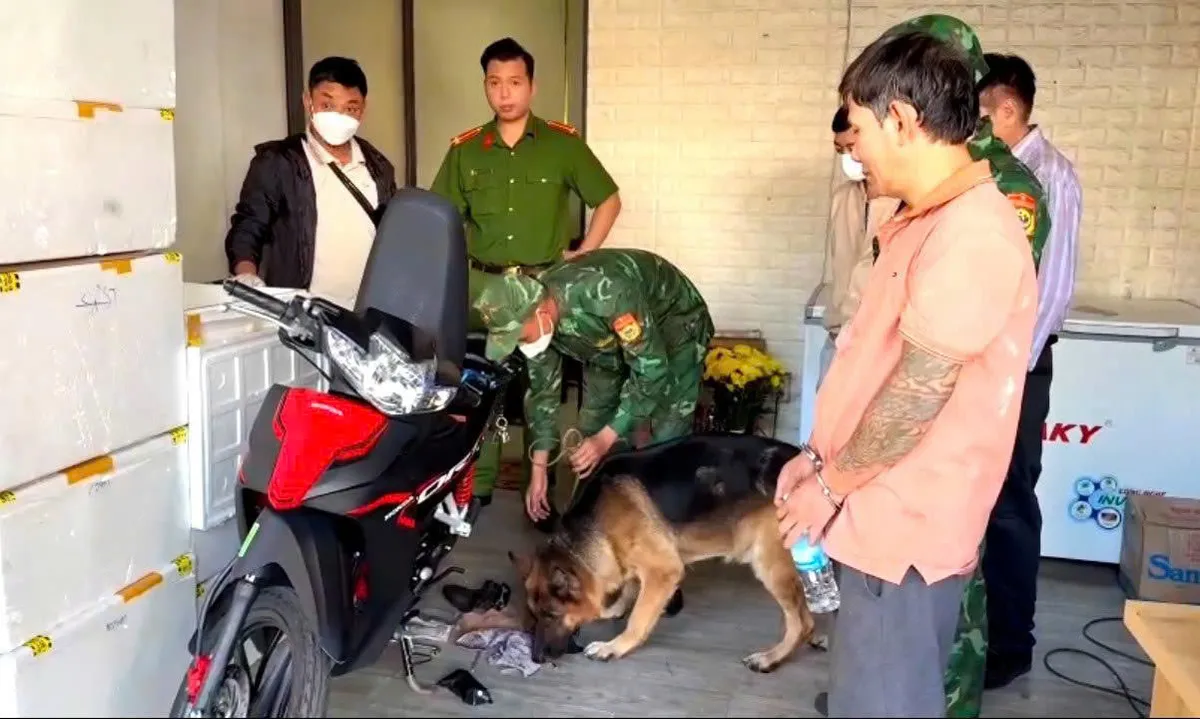 Kh&aacute;nh H&ograve;a: Bắt giữ 2 đối tượng, thu giữ hơn 50 t&eacute;p ma t&uacute;y c&aacute;c loại- Ảnh 1.