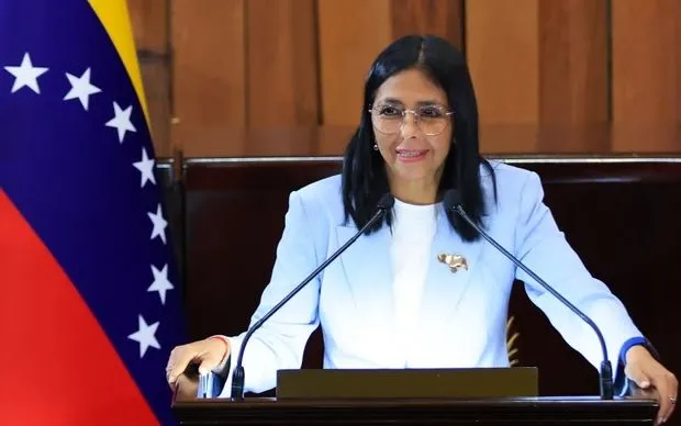 Tổng thống lâm thời Venezuela Delcy Rodríguez phát biểu tại Caracas (Ảnh: AFP/Getty Images)