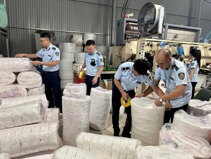 Th&aacute;i Nguy&ecirc;n: Xử phạt hơn 560 vụ vi phạm thị trường, quyết liệt chống bu&ocirc;n lậu dịp Tết- Ảnh 5.