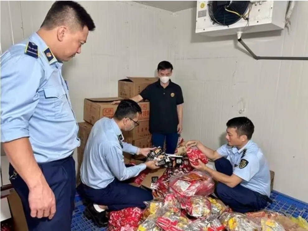 Th&aacute;i Nguy&ecirc;n: Xử phạt hơn 560 vụ vi phạm thị trường, quyết liệt chống bu&ocirc;n lậu dịp Tết- Ảnh 4.