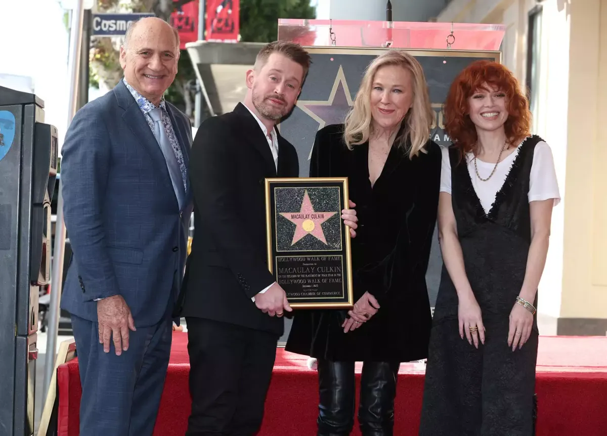 Sao phim Ở nhà một mình qua đời- Ảnh 2. Sao phim Ở nhà một mình qua đời- Ảnh 2.