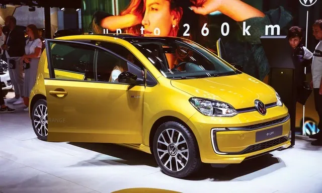 Doanh số xe hybrid lần đầu vượt xe xăng tại ch&acirc;u &Acirc;u, xe điện chiếm 30% thị phần- Ảnh 1.