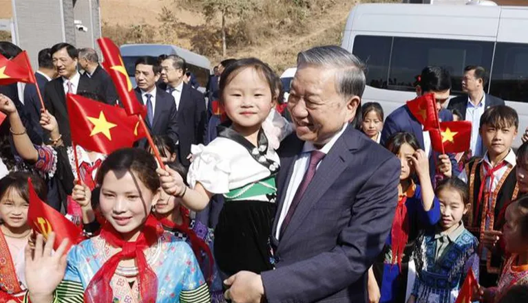 Tổng B&iacute; thư T&ocirc; L&acirc;m dự lễ kh&aacute;nh th&agrave;nh trường li&ecirc;n cấp tại Điện Bi&ecirc;n- Ảnh 3.