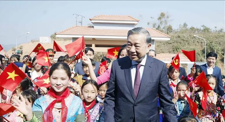 Tổng B&iacute; thư T&ocirc; L&acirc;m dự lễ kh&aacute;nh th&agrave;nh trường li&ecirc;n cấp tại Điện Bi&ecirc;n- Ảnh 2.