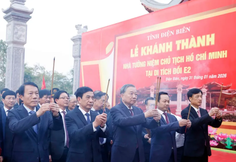 Tổng B&iacute; thư dự lễ kh&aacute;nh th&agrave;nh Nh&agrave; tưởng niệm Chủ tịch Hồ Ch&iacute; Minh tại Di t&iacute;ch Đồi E2- Ảnh 1.