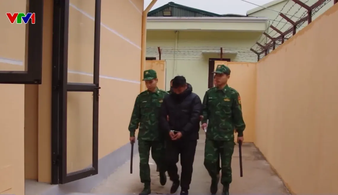 Xuất nhập cảnh tr&aacute;i ph&eacute;p - Mắt x&iacute;ch của tội phạm xuy&ecirc;n quốc gia - Ảnh 1.