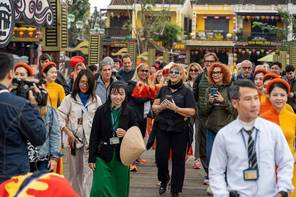 Du lịch Việt Nam tăng tốc, truyền th&ocirc;ng Th&aacute;i Lan d&egrave; chừng trong cuộc đua h&uacute;t kh&aacute;ch Trung Quốc- Ảnh 2.