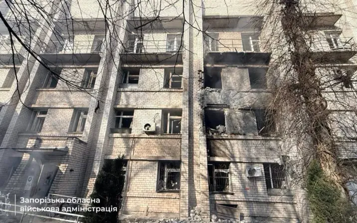 Bệnh viện phụ sản ở thành phố Zaporizhzhia, Ukraine, bị không kích, ngày 1/2/2026 (Ảnh: Cơ quan Quân sự khu vực Zaporizhzhia)