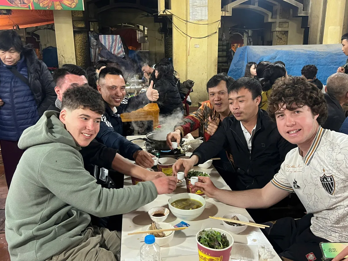 Chợ đ&ecirc;m Bắc H&agrave;: Đa sắc m&agrave;u trải nghiệm trong đ&ecirc;m hội cao nguy&ecirc;n cuối năm- Ảnh 5.